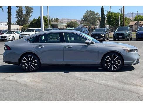 Used 2024 Honda Accord Touring image 7