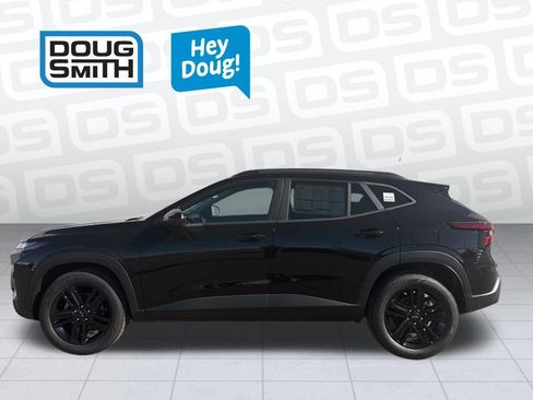 New 2026 Chevrolet Trax ACTIV w/ Sunroof Package image 3