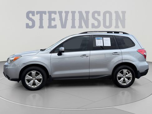 Used 2015 Subaru Forester 2.5i Premium AWD/4WD image 2