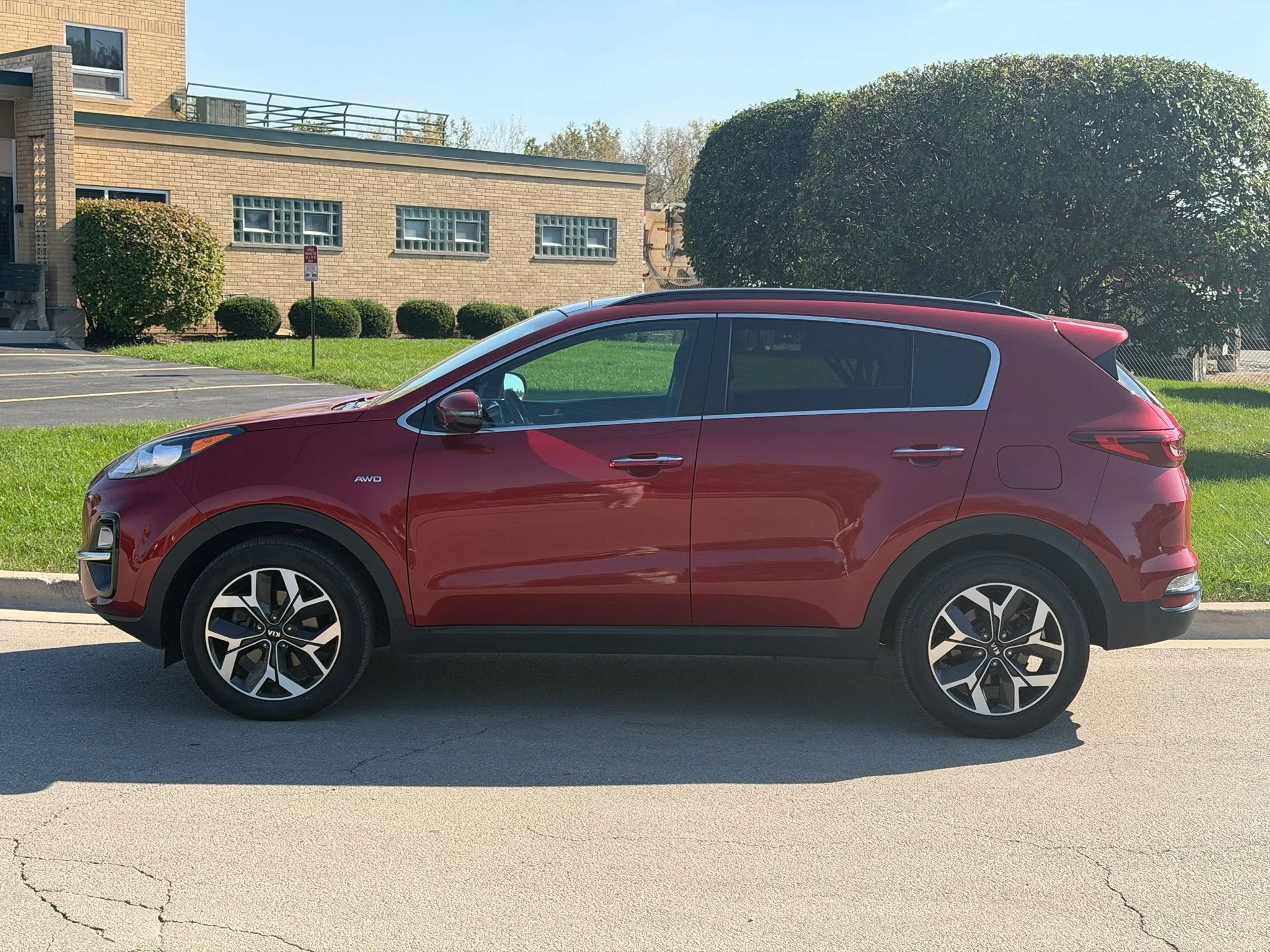 Used 2022 Kia Sportage EX AWD/4WD image 2