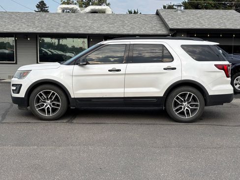 Used 2016 Ford Explorer Sport w/ Equipment Group 401A AWD/4WD image 3
