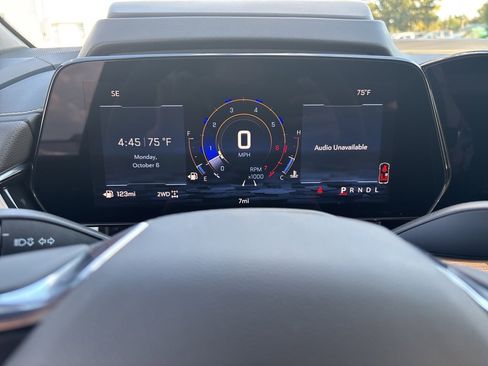 New 2026 Chevrolet Suburban Premier image 19