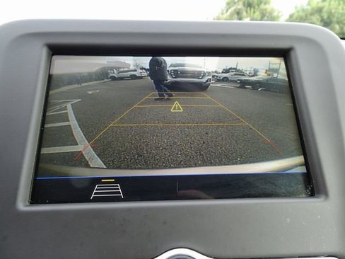 Used 2019 Chevrolet Equinox LT w/ Driver Convenience Package image 22