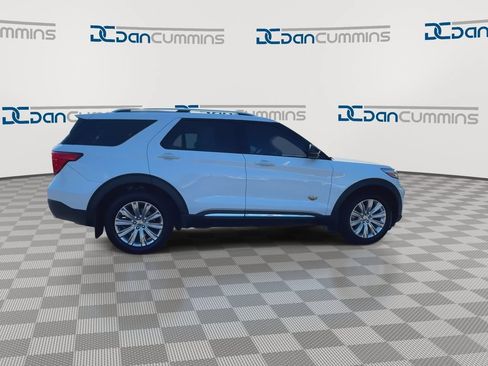 Used 2021 Ford Explorer King Ranch w/ Premium Technology Package AWD/4WD image 9