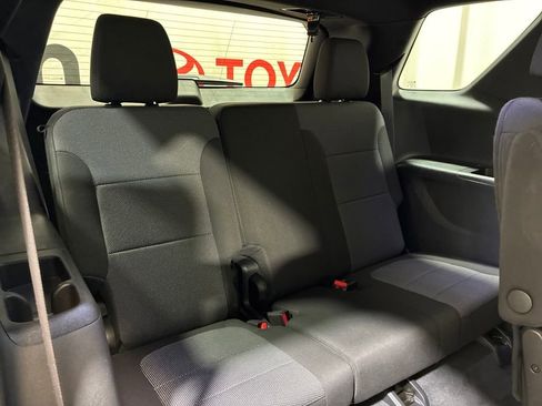 Used 2023 Chevrolet Traverse LT AWD/4WD image 15