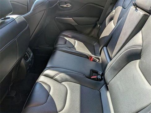 Certified 2022 Jeep Cherokee Limited image 21