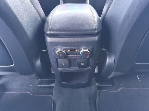 Used 2020 Ford Explorer Platinum w/ Premium Technology Package image 22