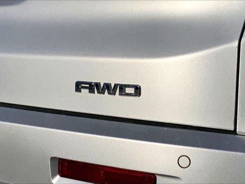 Used 2017 GMC Acadia Denali w/ Technology Package image 10