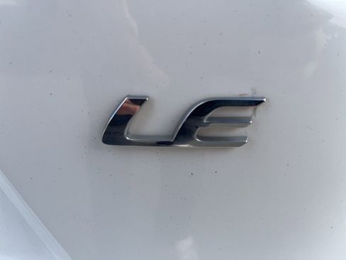 Used 2020 Toyota Corolla LE image 45