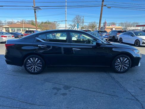 Used 2023 Nissan Altima 2.5 SV image 8