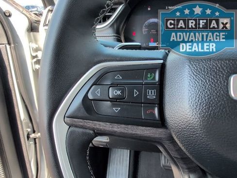 Used 2023 Jeep Grand Cherokee L Limited image 19