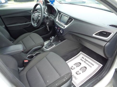 Used 2022 Hyundai Accent SEL FWD image 14