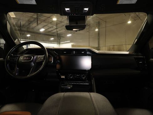 Used 2024 GMC Sierra 1500 AT4 w/ Technology Package AWD/4WD image 31