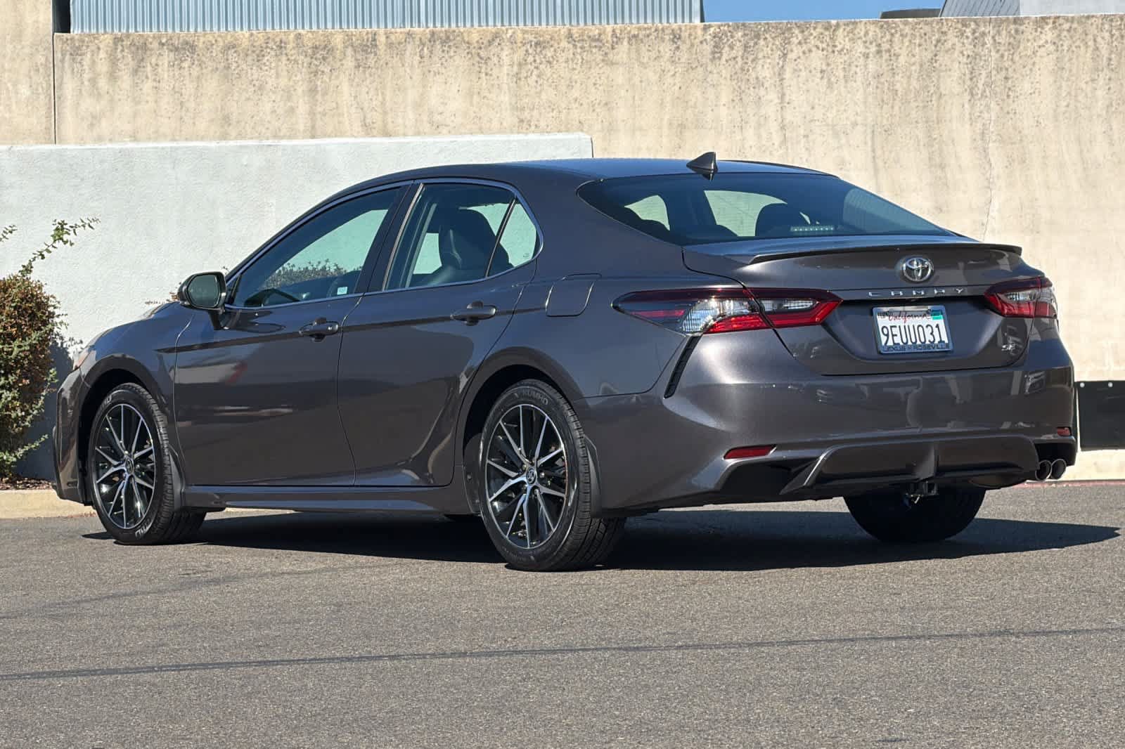Used 2023 Toyota Camry SE w/ Audio Upgrade Package FWD image 7
