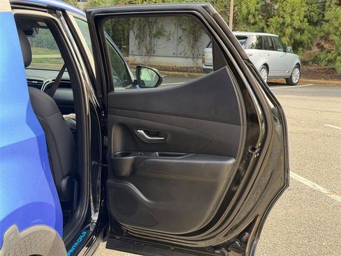 Used 2023 Hyundai Santa Cruz SE image 19