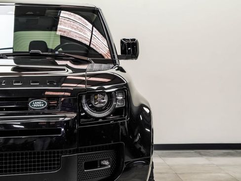 Used 2020 Land Rover Defender 110 HSE AWD/4WD image 4