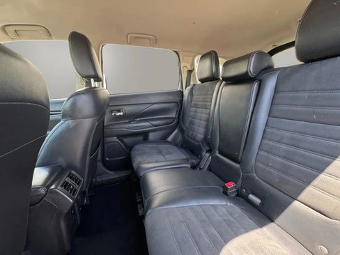 Used 2019 Mitsubishi Outlander SE FWD image 14