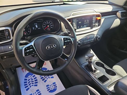 Used 2020 Kia Sorento FWD V6 image 13
