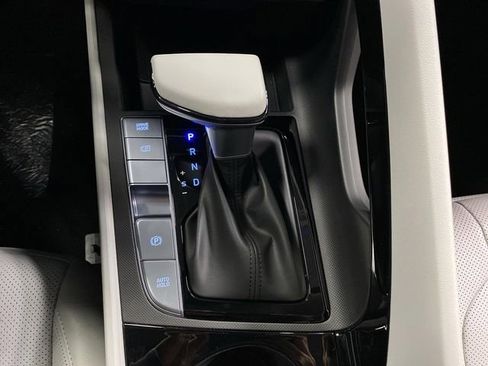 New 2026 Hyundai Elantra Limited image 22