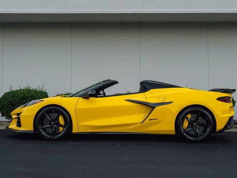 Used 2025 Chevrolet Corvette E-Ray AWD/4WD image 5