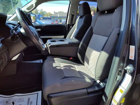 Used 2017 Toyota Tundra SR5 image 10