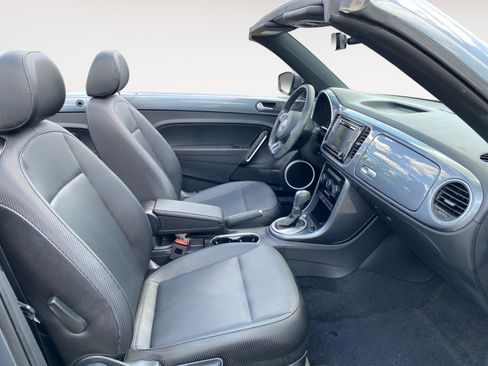 Used 2019 Volkswagen Beetle 2.0T SE FWD image 15