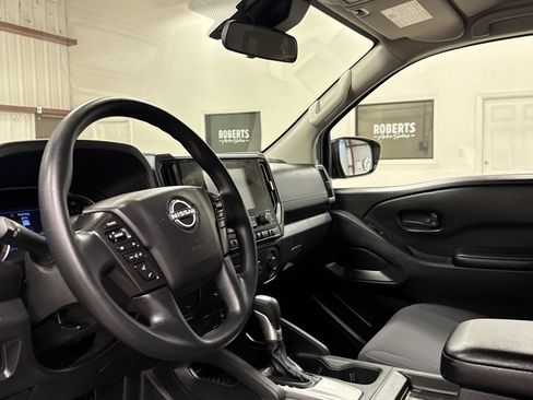 Used 2025 Nissan Frontier S image 6
