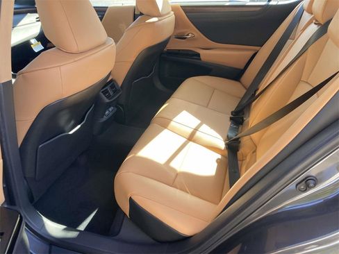New 2025 Lexus ES 350 w/ Premium Package image 9