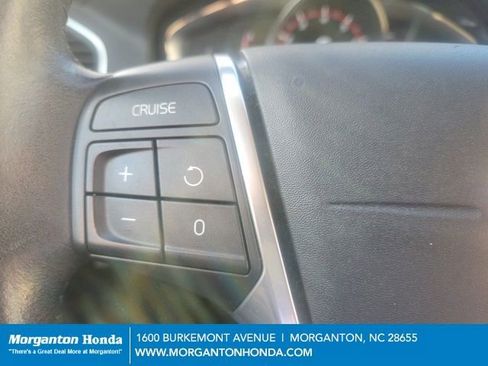 Used 2016 Volvo XC60 T5 Premier image 12