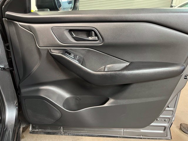 Used 2024 Nissan Rogue S AWD/4WD image 11