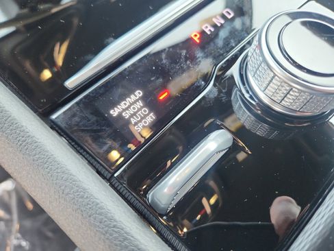 New 2025 Jeep Grand Cherokee Limited w/ Black Appearance Package image 34