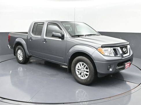 Used 2021 Nissan Frontier SV w/ SV Utility Package image 2