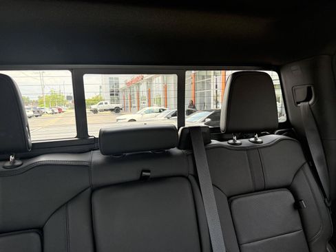 Used 2022 Chevrolet Silverado 2500 High Country w/ Technology Package AWD/4WD image 50