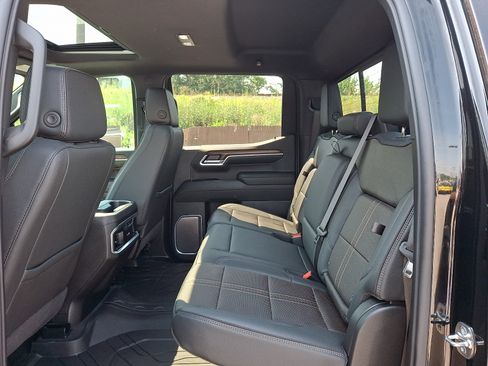 Certified 2026 Chevrolet Silverado 1500 High Country AWD/4WD image 10