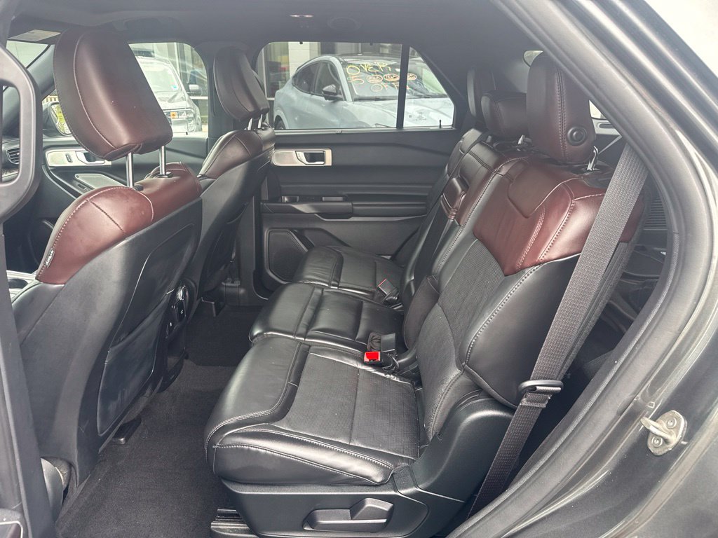 Certified 2020 Ford Explorer Platinum w/ Premium Technology Package AWD/4WD image 10