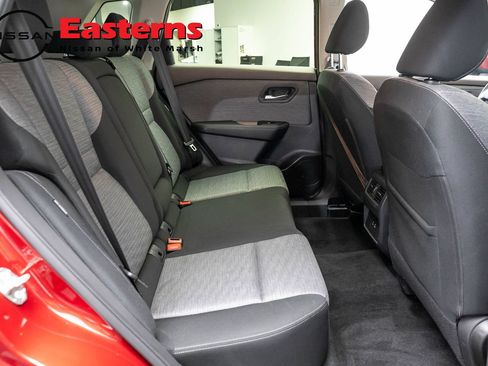 Used 2023 Nissan Rogue SV AWD/4WD image 23
