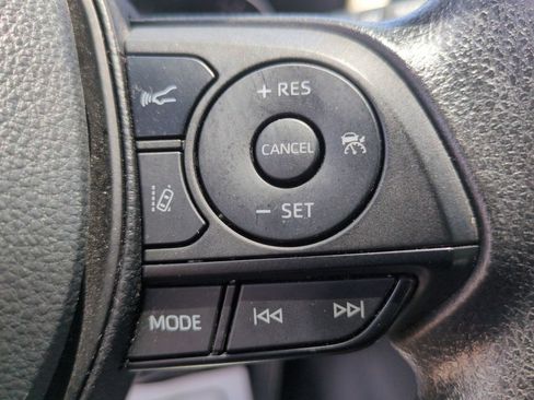 Used 2025 Toyota RAV4 XLE FWD image 18