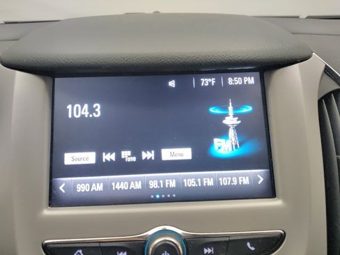 Used 2017 Chevrolet Cruze LS FWD image 25