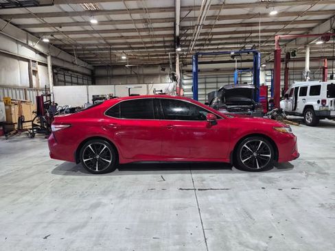 Used 2020 Toyota Camry XSE FWD image 4