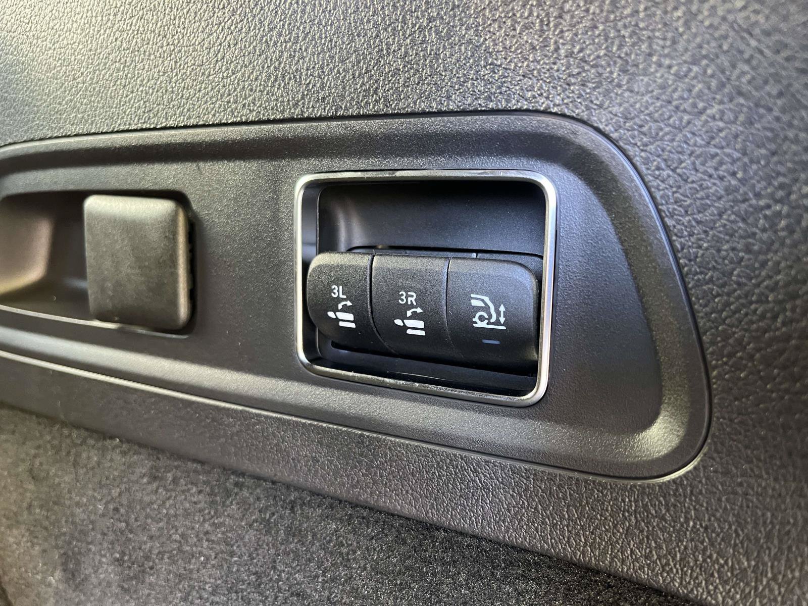 New 2027 Mercedes-Benz GLS 450 4MATIC image 12