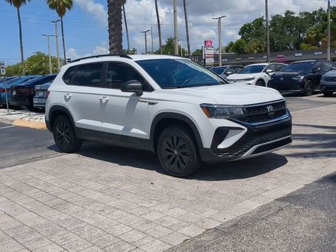 Certified 2024 Volkswagen Taos S FWD image 2