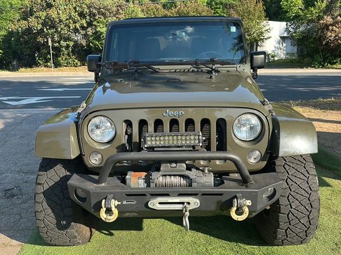 Used 2015 Jeep Wrangler Unlimited Sahara AWD/4WD image 2