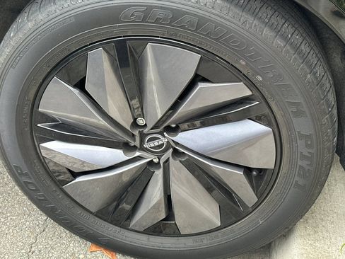 Certified 2023 Nissan Ariya FWD image 4