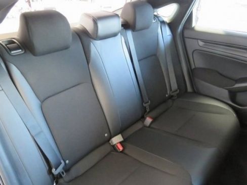 Used 2023 Honda Civic Sport image 18