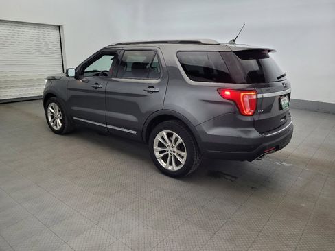 Used 2018 Ford Explorer XLT w/ Equipment Group 202A image 3
