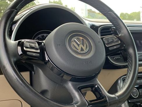 Used 2018 Volkswagen Beetle 2.0T SE FWD image 19