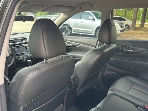 Used 2016 Nissan Rogue SL FWD image 17