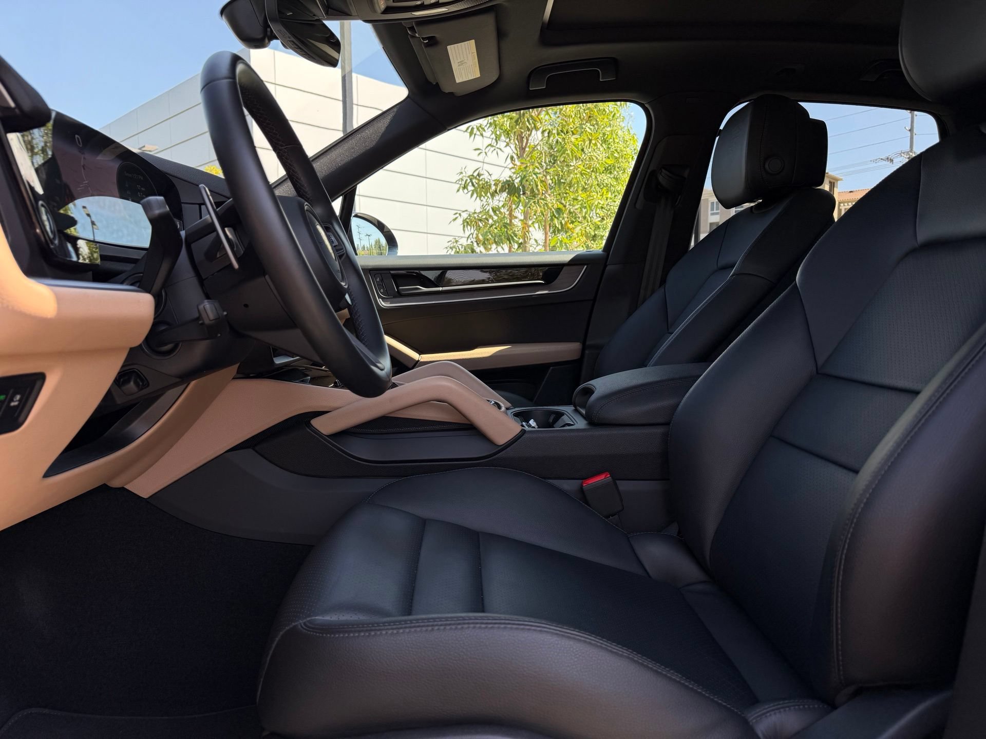 Certified 2024 Porsche Cayenne AWD/4WD image 13