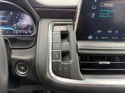 Used 2023 Chevrolet Suburban LT AWD/4WD image 17
