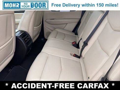 Used 2018 Cadillac XT5 FWD image 31